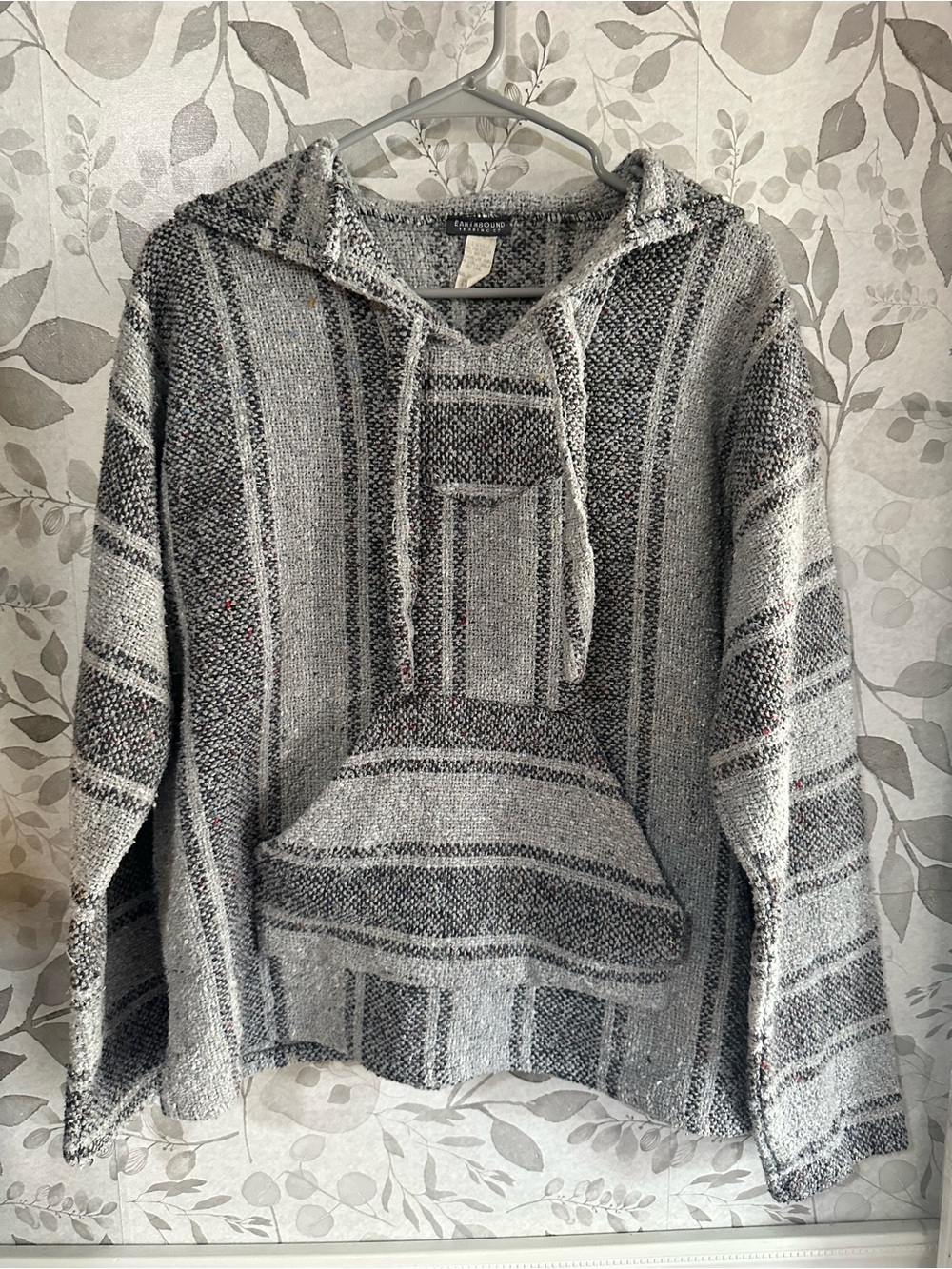 Casual Baja-Style Crewneck Sweater Hoodie — Gray Stripe